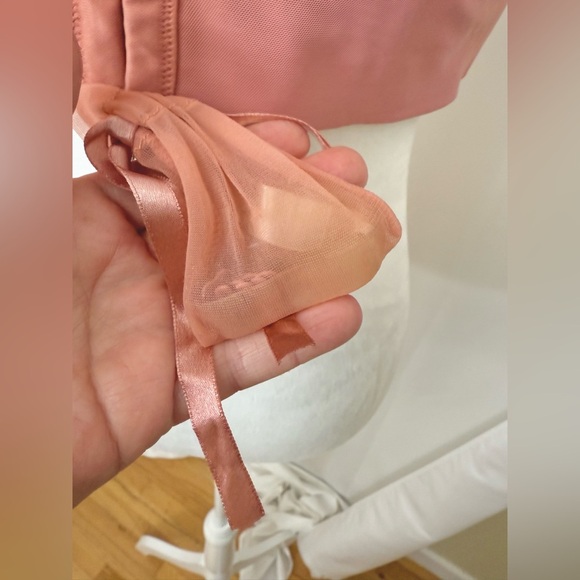 NWT Victoria’s Secret BioFit Multiway Bra With Underwire Size 40DD - Picture 2 of 9